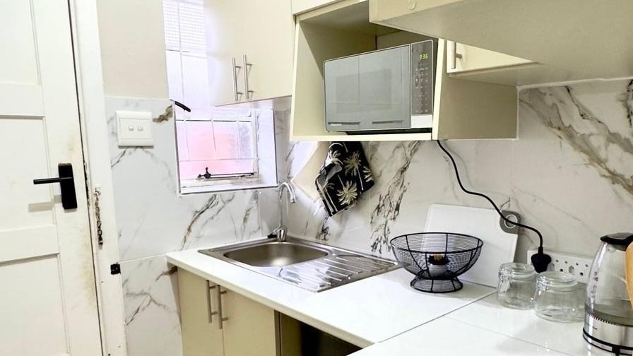1 Bedroom Property for Sale in Quigney Eastern Cape